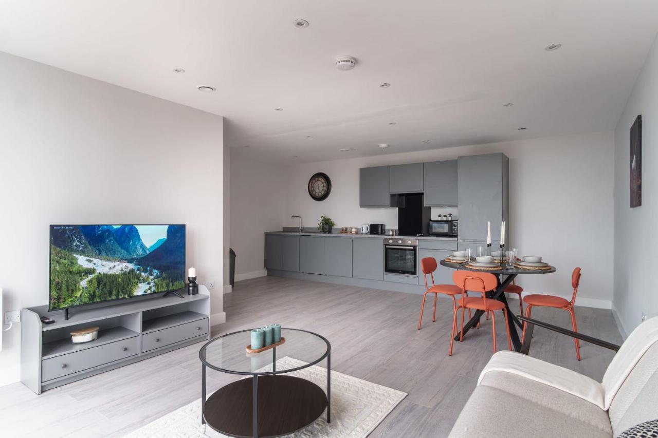 Fantastic 3 Bedroom Manchester Apartment Exterior photo